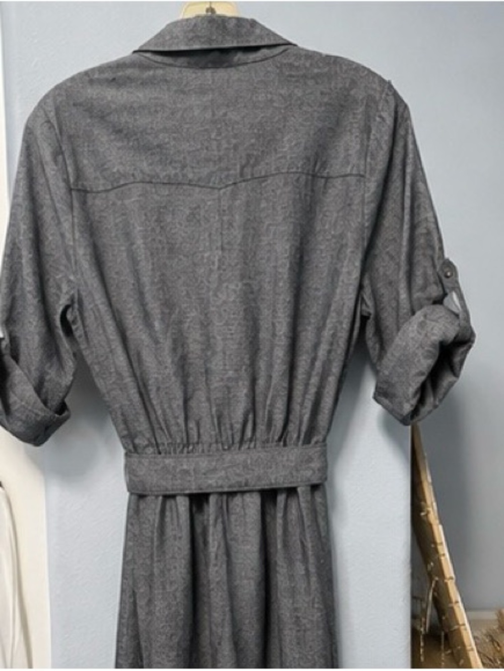 Max Studio Linen Blend Roll-Tab Belted Midi Shirt Dress | Gray | Size Small - Picture 9 of 10